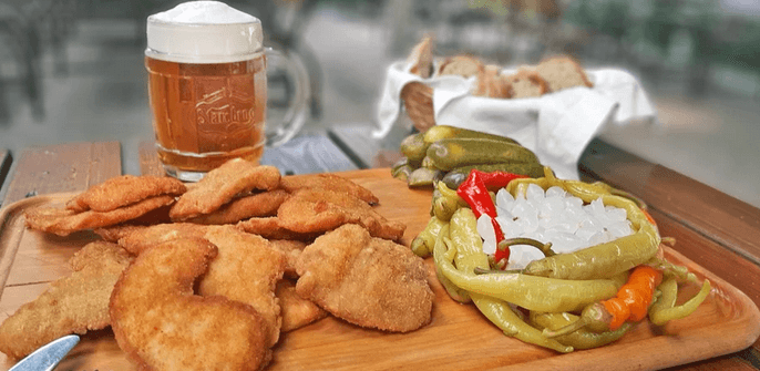 500 g kuřecích a vepřových řízků