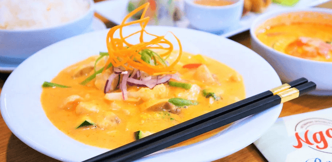 4chodové menu ve vietnamské restauraci