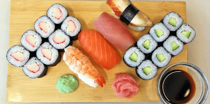 Pestré sushi sety a výhled na Olomouc 