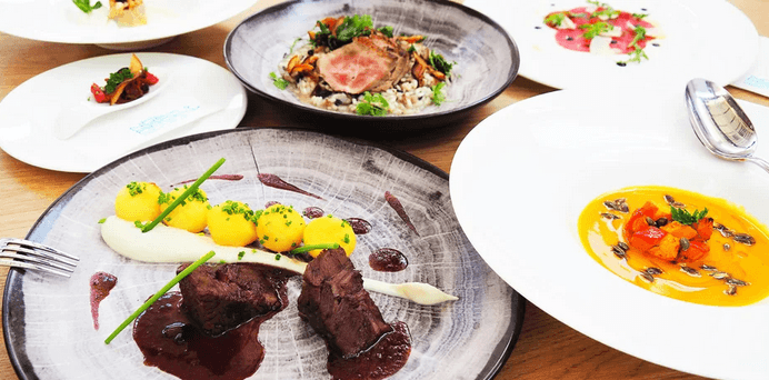 5chodové novoroční menu v luxusní restauraci 
