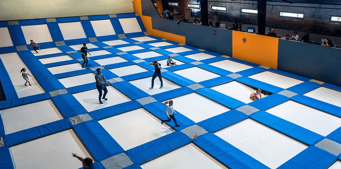 Hodinový vstup do Trampoline Academy pro dítě 