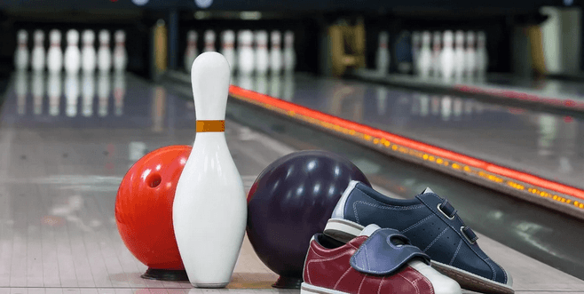 1 hodina bowlingu a šunková pizza až pro 6 osob 