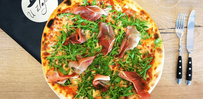1× pizza dle výběru z menu (⌀ 33 cm) 