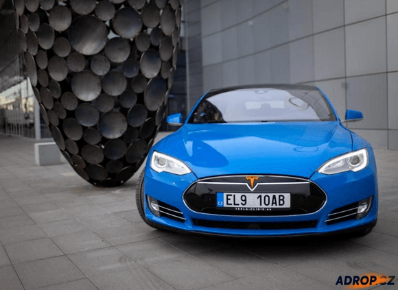 Jízda v elektromobilu Tesla S P85D