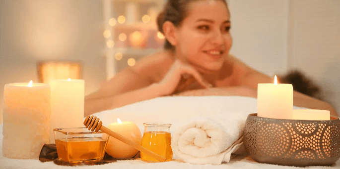 Noční relaxační masáž při svíčkách v délce 90 min