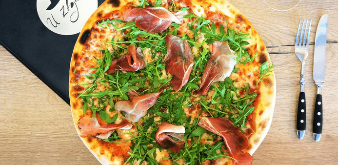 1× pizza dle výběru z menu (⌀ 33 cm) 
