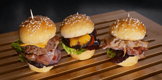 Miniburger dle výběru s hranolky