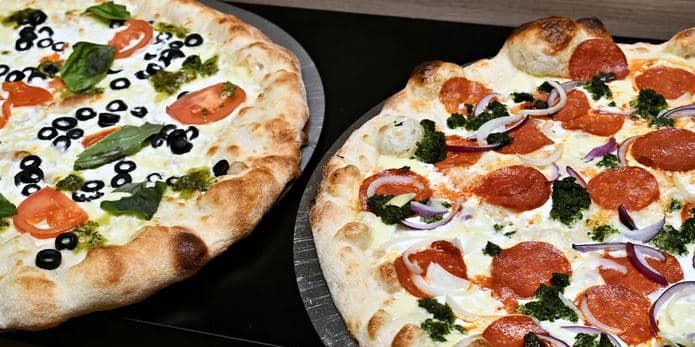 1× pizza (ø 42 cm) podle výběru