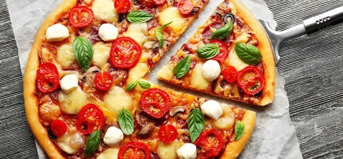 Pizza podle výběru (40 cm) včetně krabice
