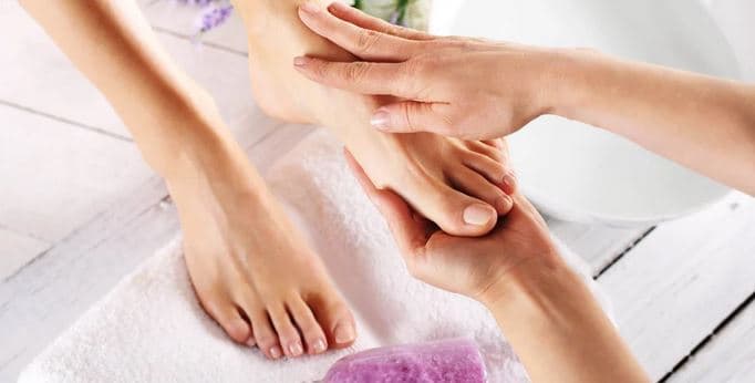 Základní pedikúra klasická (mokrá)