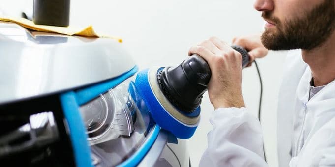Renovace zašlých světlometů auta