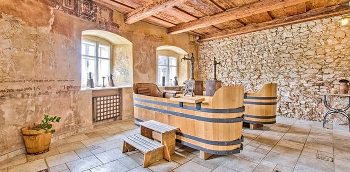 Relaxace v konopné lázni a 2× pivo Konopák pro 1 