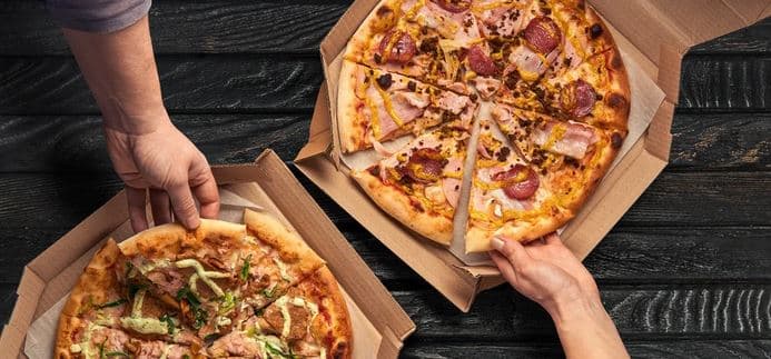 Dvě pizzy podle výběru ze 32 druhů s rozvozem