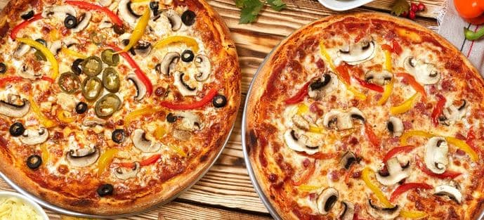 1× pizza (Ø 32 cm) dle výběru z 10 druhů