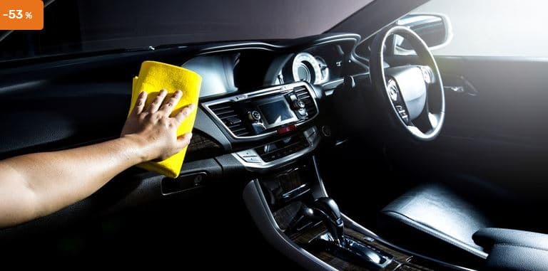 Čištění interiéru automobilu bez tepování sedaček