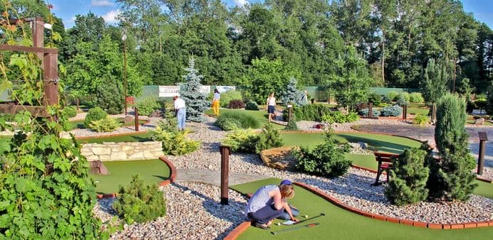 Hodinový vstup na adventure golf pro 2 