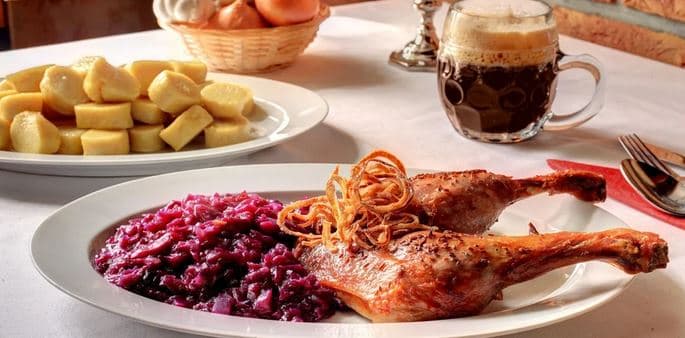 Hovězí vývar s játrovými knedlíčky a nudlemi 1,2 L