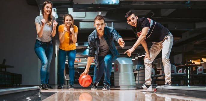 1 hod. bowlingu v čase 11:00–14:00