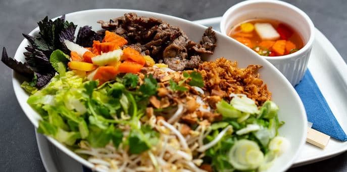 Bún bò nam bộ s hovězím masem