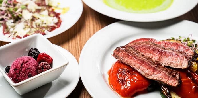 4chodové menu s telecím carpacciem a hovězí steak