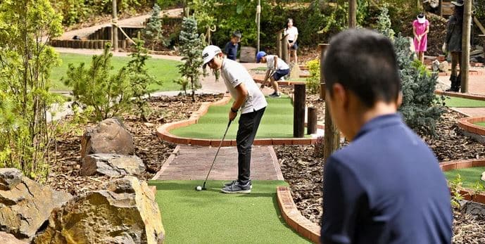 1 hra minigolfu pro 1 dospělého