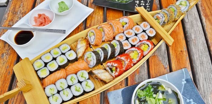 Pestré sushi sety s sebou
