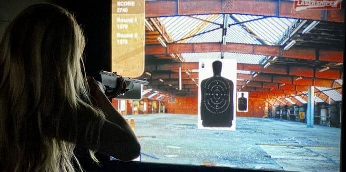 1× 30 minut hry na laserové střelnici 
