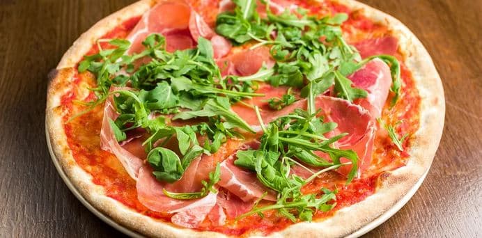 Speciální bezlepková pizza z cuketového těsta 