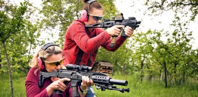 Balíček pro 1 osobu: 3 zbraně a 45 nábojů 