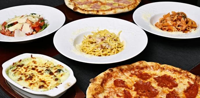 Pizza, těstoviny nebo salát pro dva