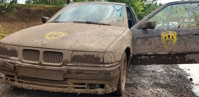 3× 5 minut v dirt car (náhon na přední) 