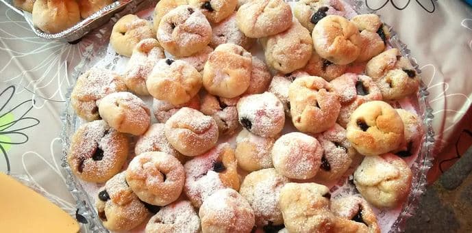 1 000 g čerstvě upečených vázaných koláčů