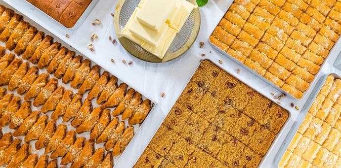 3 ks baklavy – kokosová nebo s vlašskými ořechy