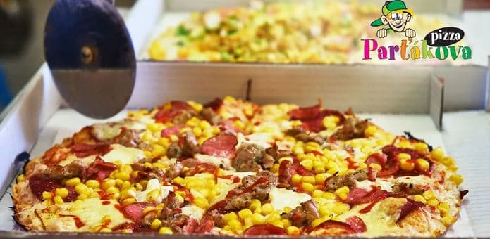 Dvě poctivé Parťákovy pizzy s rozvozem