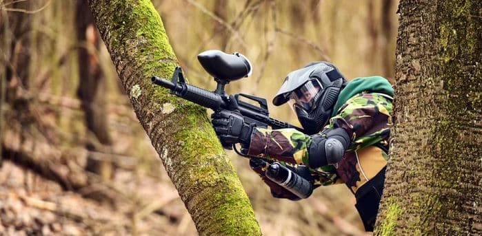 Neomezená hra paintballu včetně kuliček a vybavení