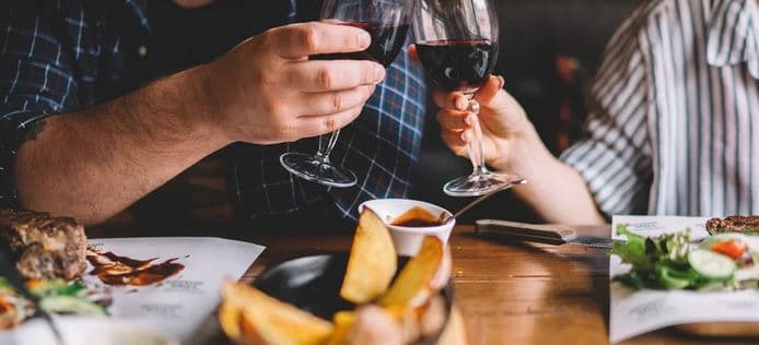Večeře ve stylové restauraci Salaš