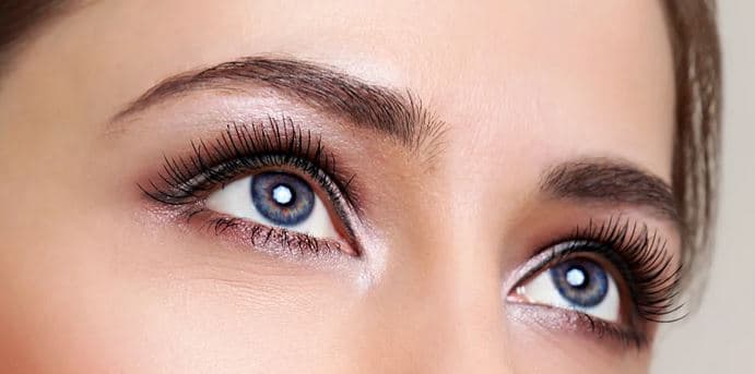Lash lifting a úprava obočí s barvením
