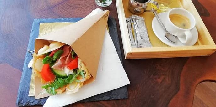 Sladká či slaná bublinková vafle s kávou