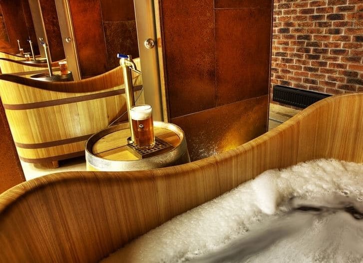 Večeře a relax v pivní lázni