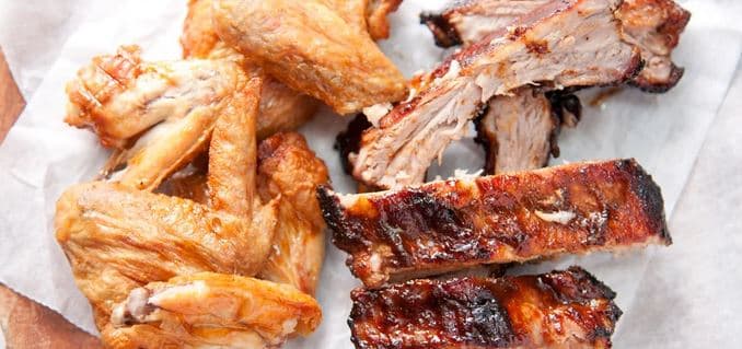 Masové prkno v restauraci Čtyřlístek