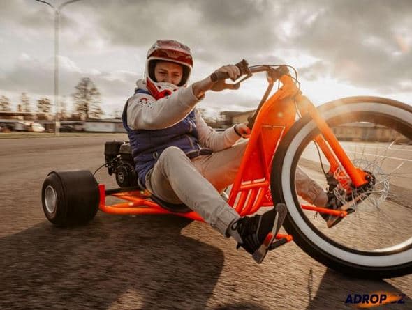 Drift trike: Driftování na motorové tříkolce