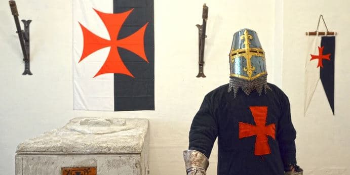 Úniková hra Honba za svatým grálem pro 2