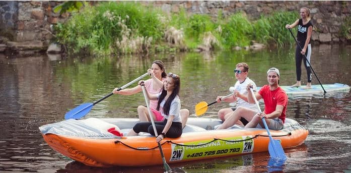 Půjčení nafukovacích paddleboardů i raftů