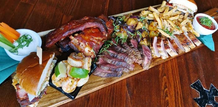 Masové prkno v irské restauraci