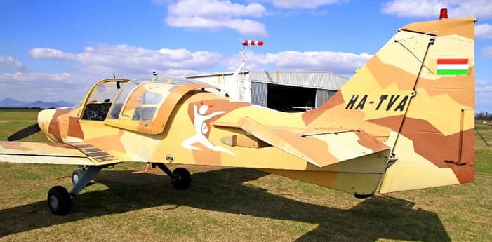 Akrobatický let letadlem SK61 Bulldog