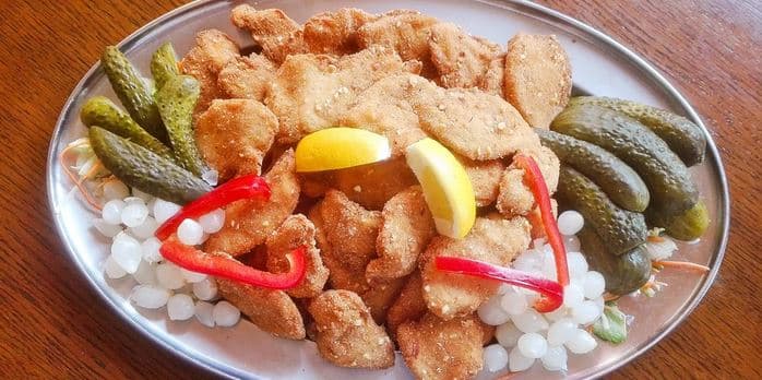 1 kg kuřecích miniřízečků v mandlové strouhance