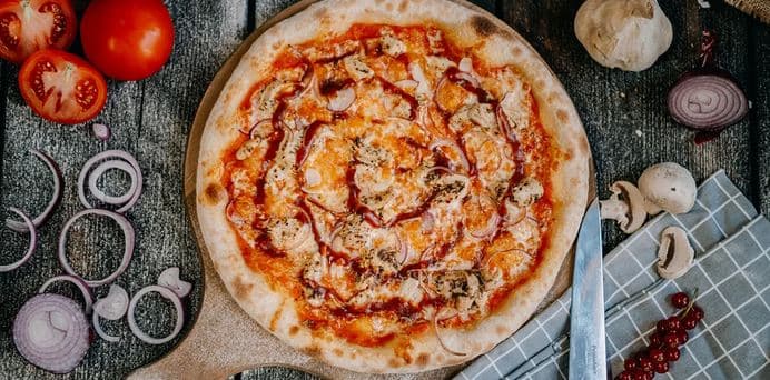 1 + 1 americká pizza dle výběru