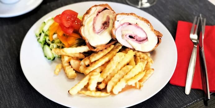 Cordon bleu s hranolky 