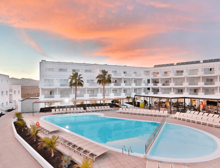 Lanzarote / ✈ Pha / AI / 4⭐/ 8 dní