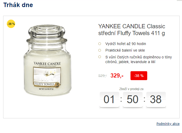 Vonná svíčka Yankee Candle Fluffy, 411gr